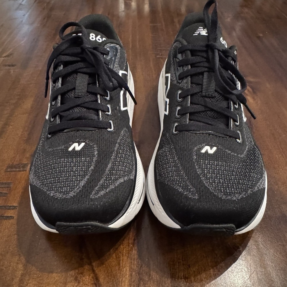 New Balance Fresh Foam x 860v15 Women's Running Shoes Size 7.5 Black/White - Picture 2 of 8